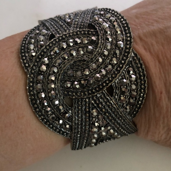 Elegant Silver gunmetal cuff bracelet with rhinestones. Preowned. - Picture 1 of 10